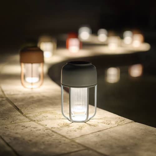 Lampada solare da esterno Light N°1 metallo rosa / LED - Caricabatterie a induzione incluso - Houe - Rosa polverizzato - Alluminio, Plastica riciclata, Vetro riciclato