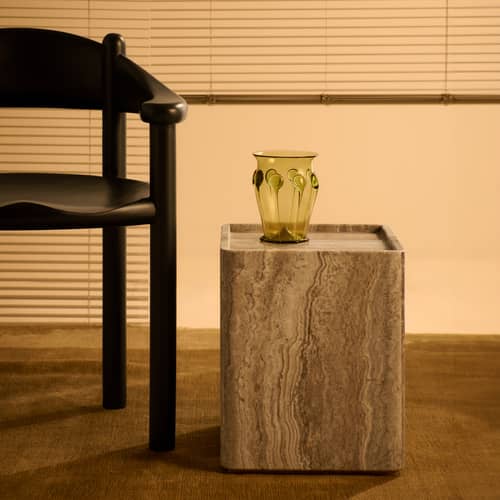 Beistelltisch Pietra stein beige / 33 x 33 x H 40 cm - Travertin - Gubi - Lively Sepia - Travertin