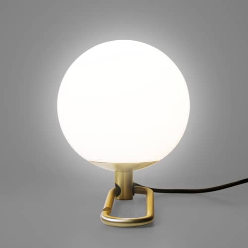 Lampe de table nh1217 métal verre or / Baladeuse - à poser ou suspendre - Artemide - Laiton / Sphère blanche - Laiton brossé, Verre soufflé