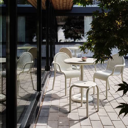 Table ronde Groove métal beige / Ø 70 cm - Tom Dixon - Beige Mastic - Aluminium