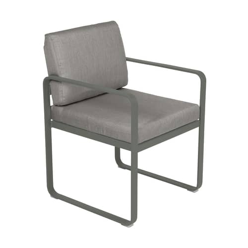 Gepolsterter Armlehnstuhl Bellevie metall textil beige / Stoff taupe-grau - Fermob - Rosmarin / Stoff taupe-grau - , lackiertes Aluminium, Polyacryl-Gewebe