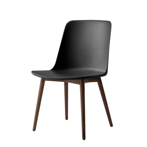 Chaise Rely HW71 plastique noir bois naturel / Plastique recyclé & pieds bois - &tradition - Noir / Pieds noyer - Fibre de verre, Noyer massif, Polypropylène recyclé