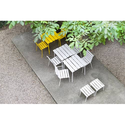 Table carrée Aligned métal jaune / By Maarten Baas - 70 x 70 cm / Aminium - valerie objects - Jaune - Aluminium thermolaqué