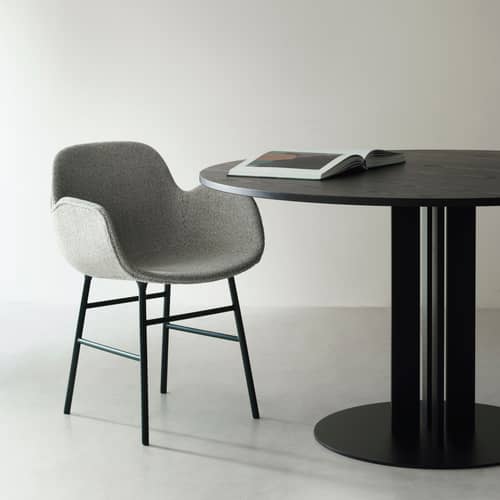 Form Armchair plastic material beige / Base, legs Metal - Normann Copenhagen - Cream - Lacquered metal, Polypropylene