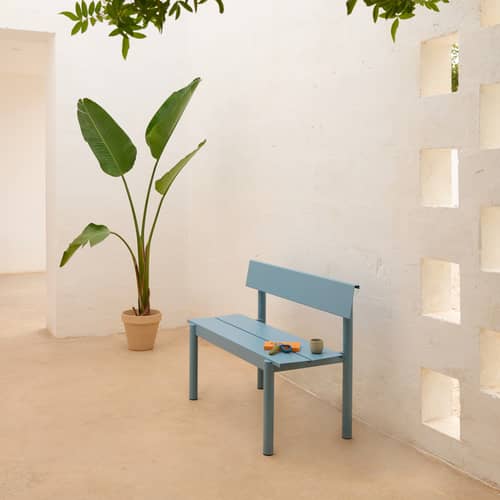 Banc avec dossier Linear métal vert / L 110 cm - Muuto - Vert foncé - Acier galvanisé thermolaqué