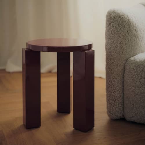 Tabouret Atlas bois rouge / Rond - NEW WORKS - Bordeaux - MDF laqué