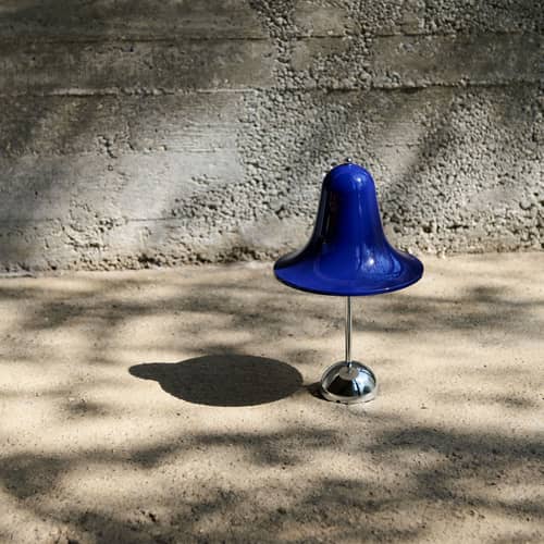 Pantop Portable LED Wireless rechargeable lamp plastic material blue / Verner Panton (1980) - Verpan - Midnight blue / Chromed base, legs - Metal, Plastic