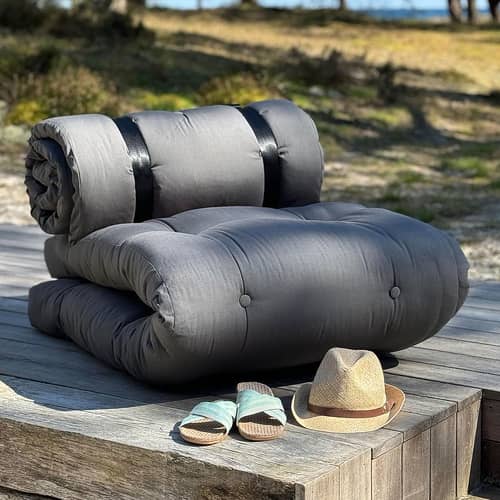 Beistellbett Buckle Up Outdoor textil grau / Sonnenliege & Beistellbett - KARUP - Dunkelgrau 403 - Dralon® Stoff, Polyesterfaser, Schaumstoff