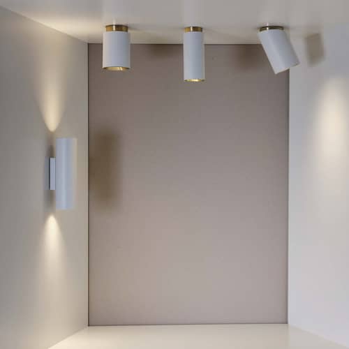 Plafonnier Tobo C 85 Diagonale métal blanc / Forme oblique - Ø 8,5 x H 14,6 cm - DCW éditions - Blanc - Acier, Laiton