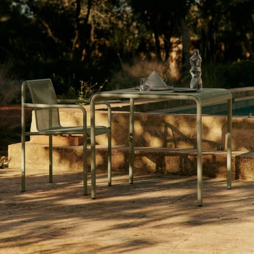 Poltroncina da pranzo Dapple metallo verde / Punzone - Ferm Living - Tè verde - Acciaio zincato verniciato a polvere