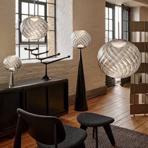 Stehleuchte Whirl Cone Fat plastikmaterial silber / LED - Ø 45 cm - Tom Dixon - Silber / Schwarzer Fuß - Halbmetallisierter Polycarbonat, Stahl