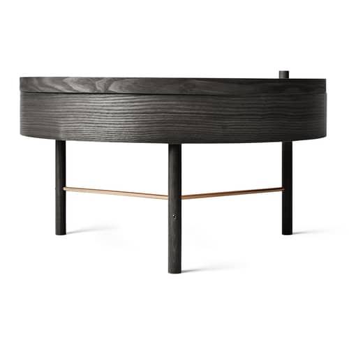 Table basse Turning table bois noir / Rangement - Ø 65 cm - Audo Copenhagen - Frêne noir / Tiges laiton - Frêne, Laiton