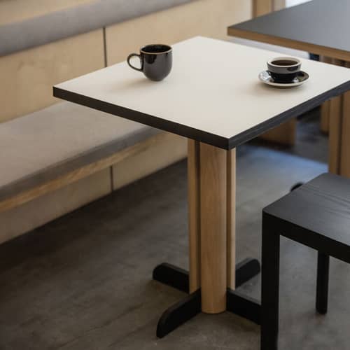 Table carrée Toucan / 65 x 65 cm - KANN DESIGN - Blanc - Acier, Chêne massif, Polyrey HPL