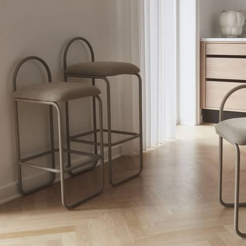 Tabouret de bar rembourré Angui Large / H 75 cm - Tissu polyester recyclé - AYTM - Taupe (polyester recyclé) - Acier laqué, Mousse, Polyester recyclé