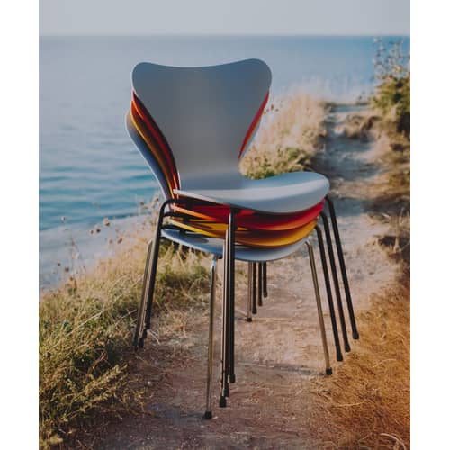 Chaise empilable Série 7 bois bleu / Frêne teinté - Arne Jacobsen, 1955 - Fritz Hansen - Bleu Lavande / Pieds chromés - Acier chromé, Contreplaqué de frêne teinté