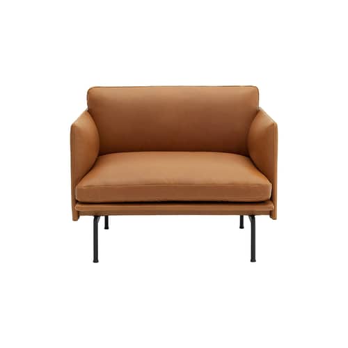 Fauteuil rembourré Outline cuir marron - Muuto - Cuir cognac (cuir Silk) / Pieds noirs -  Plumes, Aluminium laqué, Cuir pleine fleur, Mousse haute densité