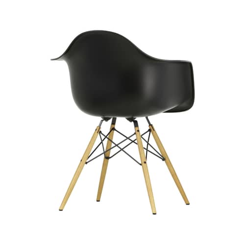 Poltrona RE DAW - Eames Plastic Armchair materiale plastico nero / (1950) - Gambe legno chiaro / Riciclata - Vitra - Nero/acero giallo - Acero massiccio, Plastica riciclata post-consumo