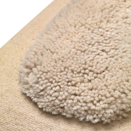Coussin Lay tissu blanc beige / 50 x 50 cm - Ferm Living - Blanc cassé / Sable -  Duvet, Coton, Laine, Plume