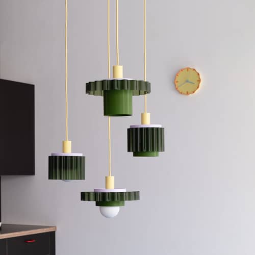 Suspension Gigi Olivia vert n° 4 / Ø 18 x H 21 cm - Plastique recyclé, fabriqué en France - Warren & Laetitia - Olivia / Câble jaune pâle, vert, lilas - Plastique recyclé