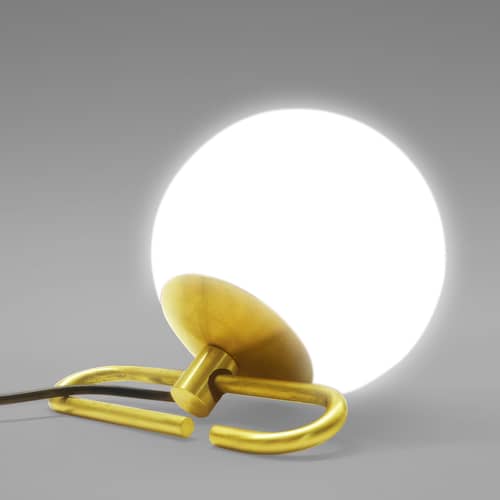 Lampe de table nh1217 métal verre or / Baladeuse - à poser ou suspendre - Artemide - Laiton / Sphère blanche - Laiton brossé, Verre soufflé