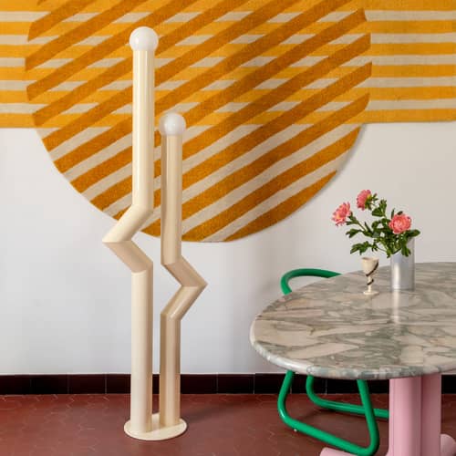 Lampadaire Déviation Double by Axel Chay métal beige / H 170 cm - Exclusivité - Axel Chay - Beige - Aluminium laqué, Verre