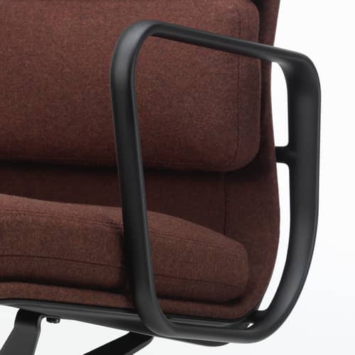 Sessel mit Rollen Soft Pad EA 217 textil braun / Eames, 1969 - Vitra - Braun (Stoff Cosy 2) / Alu schwarz - Aluminium-Druckguß, Cosy-Stoff, Polyurethan-Schaum