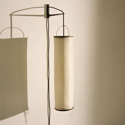 Applique avec prise Silk Lantern beige / Soie naturelle - H 50 cm - Gubi - Beige - Acier, Placage de bois, Soie naturelle