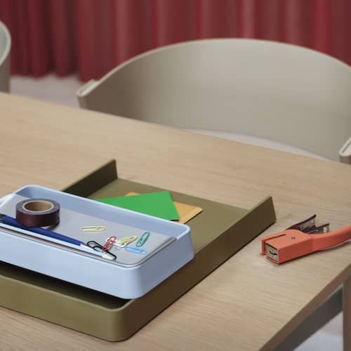 Schreibtisch-Organizer Arrange n°2 plastikmaterial bunt / 100% recyceltes Plastik & Kork - Muuto - n° 2 / Mehrfarbig - 100 % recycelter Kunststoff, Kork
