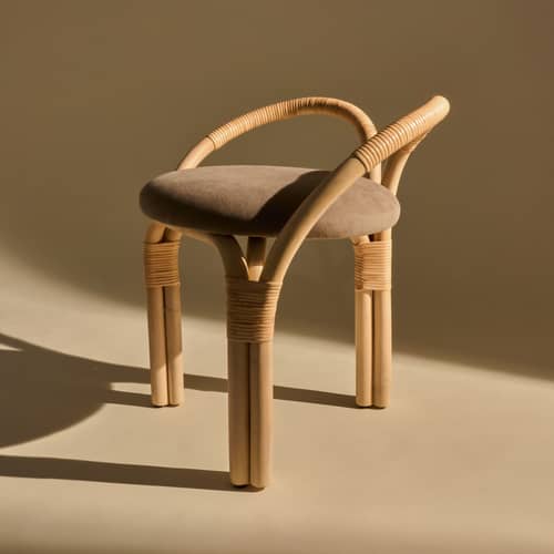 Tabouret rembourré Bistra - Gubi - Naturel / Velours beige(Fustagno 002) - Mousse, Rotin, Velours