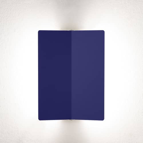 Wandleuchte  metall blau mit gefalteter Drehklappe LED /Charlotte Perriand, 1962 - Nemo - Blau - bemaltes Aluminium, bemaltes Metall