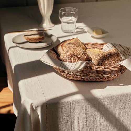 Korb Emmy faser braun / 22 x 30 x H 9 cm - BROSTE COPENHAGEN - Rattan, natur - Rattan