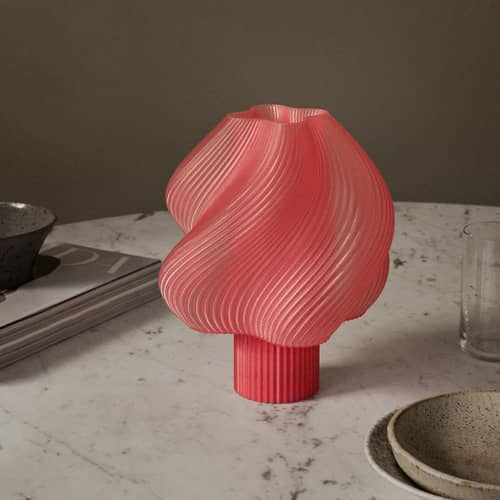 Lampe sans fil rechargeable Soft Serve rose - CRÈME ATELIER - Sorbet pêche - PLA recyclé