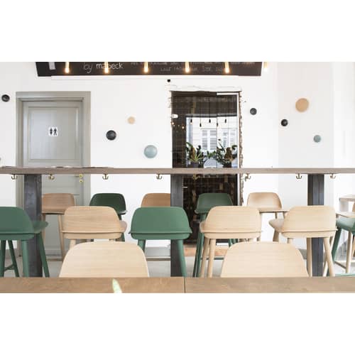 Patère The Dots Wood Medium / Bois - Ø 13 cm - Muuto - Vert Dusty - Frêne teinté