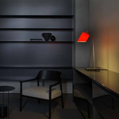Lampe de table La Lampe de Bureau / Charlotte Perriand, 1965 - Nemo - Rouge - Acier, Verre