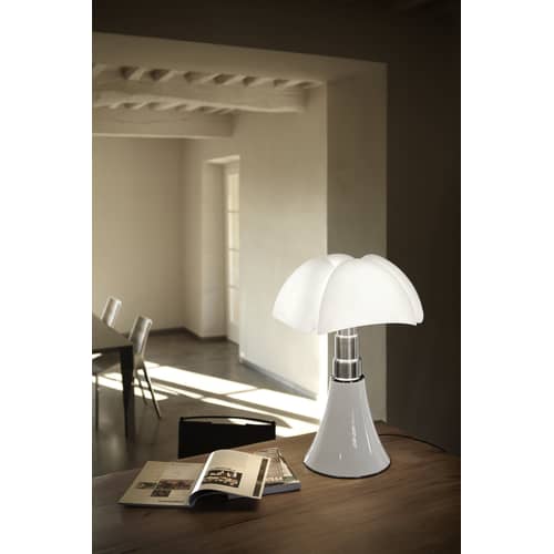 Lampe de table Pipistrello LED / H 66 à 86 cm - Gae Aulenti, 1965 - Martinelli Luce - Blanc - Acier galvanisé, Aluminium laqué, Méthacrylate