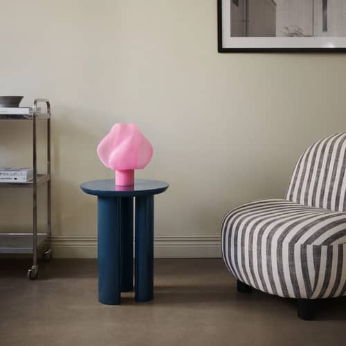 Lampe de table Soft Serve Regular rose / H 26 cm - CRÈME ATELIER - Sorbet à la rose - PLA recyclé