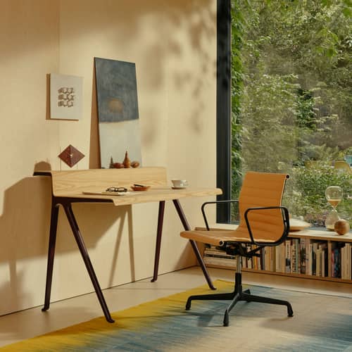Courier Desk wood red / Erwan Bouroullec - W 120 x D 72.5 cm - Vitra - Burgundy / Natural oak - Aluminium, Oak veneer