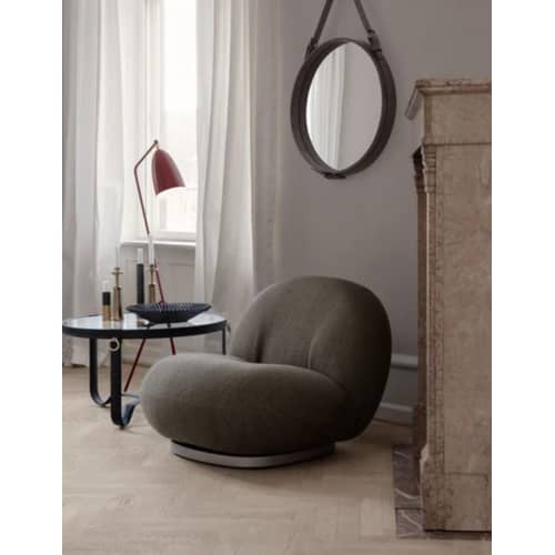Fauteuil rembourré Pacha tissu beige / Pierre Paulin - Réédition 1975 - Gubi - Ivoire (Tissu Harp 24) / Base noire - Contreplaqué, MDF peint, Mousse, Tissu bouclé