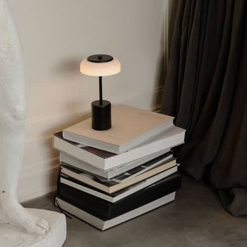 Lampe extérieur sans fil rechargeable Blossi LED / H 26 cm - NUURA - Noir / Blanc opalin - Acrylique, Métal