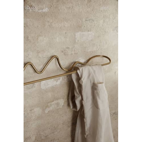 Wandtuchhalter Curvature gold metall / L 66 cm - Messing - Ferm Living - Messing - Massives Messing