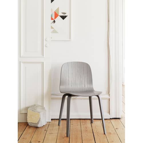 Chaise rembourrée Visu tissu gris - Muuto - Structure grise / Tissu gris clair - Bois peint, Tissu Kvadrat
