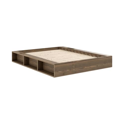 Letto matrimoniale Ziggy legno marrone / Per materasso 140 x 200 cm - Portaoggetti da incasso - KARUP DESIGN - Legno Marrone - Pino massello laccato certificato FSC