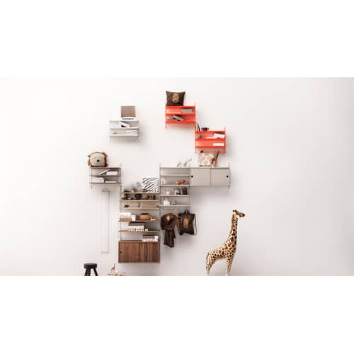 String® Pocket Shelf wood beige / W 60 x H 50 cm - Reissued 1949 - String Furniture - Beige - Lacquered steel, Painted MDF