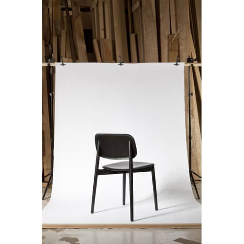 Chaise empilable Soft Edge 60 bois noir - Hay - Noir - Chêne massif teinté, Contreplaqué de chêne teinté