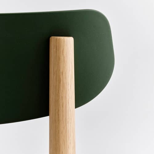 Chaise Pack 10 vert / Polypropylène recyclé - Hay - Vert tropical / Chêne huilé - Chêne massif huilé, Fibre de bois, Polypropylène recyclé