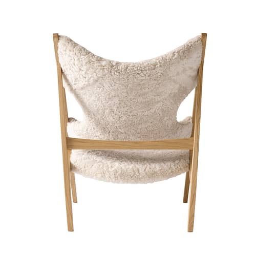 Fauteuil rembourré Knitting tissu bois blanc / Peau de mouton - Réédition 1951 - Audo Copenhagen - Blanc / Chêne clair - Chêne massif, Mousse, Peau de mouton