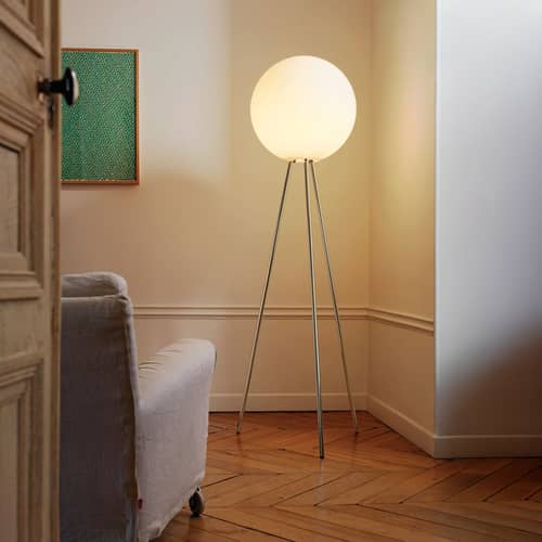Lampadaire Prima Signora verre blanc - Fontana Arte - Blanc / Pieds métal chromé - Métal chromé, Verre soufflé