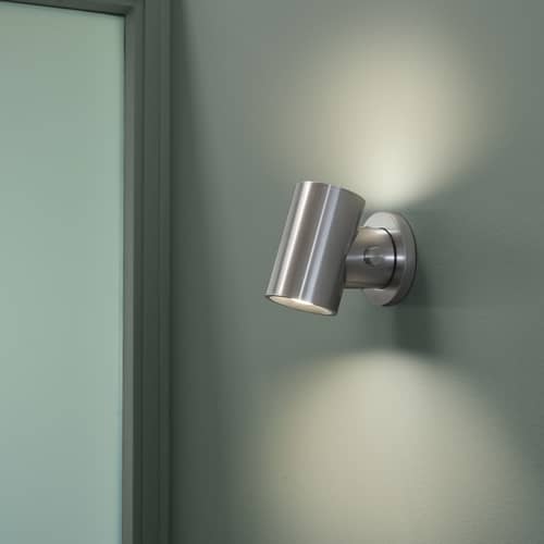 Applique avec prise Beam LED / Éclairage double orientable - Muuto - Aluminium poli - Aluminium