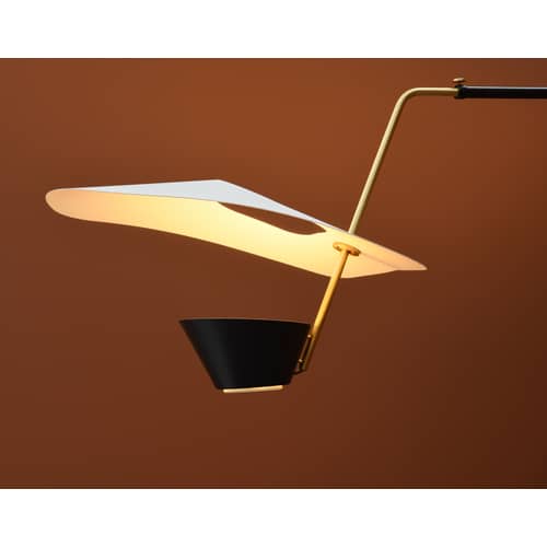 Applique avec prise G25 blanc or métal / Potence - Réédition 1951, Pierre Guariche - SAMMODE STUDIO - Noir, laiton & blanc - Acier laqué, Laiton brossé, Métal laqué