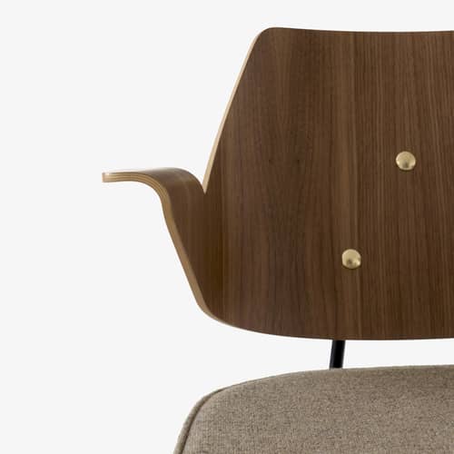 Fauteuil RFH RD7 bois naturel / Robin Day, 1951 - Assise rembourrée - &tradition - Tissu beige (Hallingdal 227) / Noyer & hêtre - Acier thermolaqué, Contreplaqué de hêtre, Contreplaqué de noyer, Mousse HR, Tissu Kvadrat